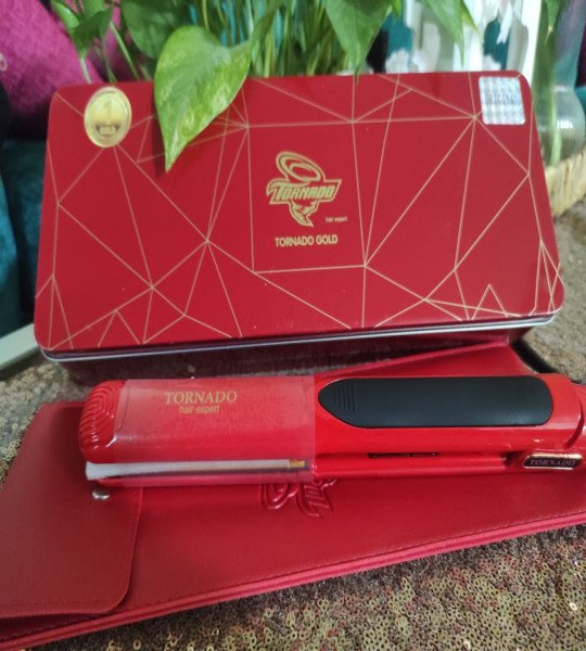 مكواة شعر تورنيدو جولد سيراميك درجة حرارة 750 فهرنهايت Tornado Gold Hair Straightener 2 In 1 Ceramic Straightening